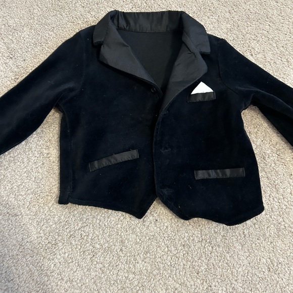 Little me 3 piece suit for baby! Size 6 months. - Picture 4 of 5